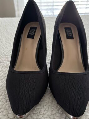 JONES NEW YORK Belfry Black Pumps. Women’s Size 10. Worn Once. Excellent Cond